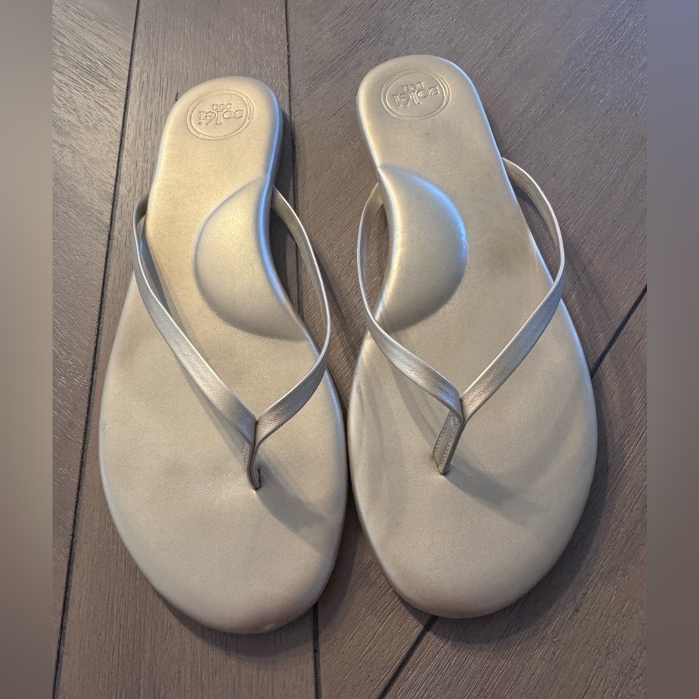 Soléi Sea Metallic Champagne Slip-On Flip Flop Sandals - Picture 2 of 7